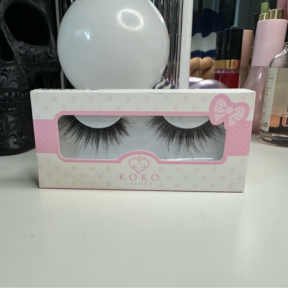 KOKO Lashes in Queen B Dramatic Lashes - Picture 2 of 5